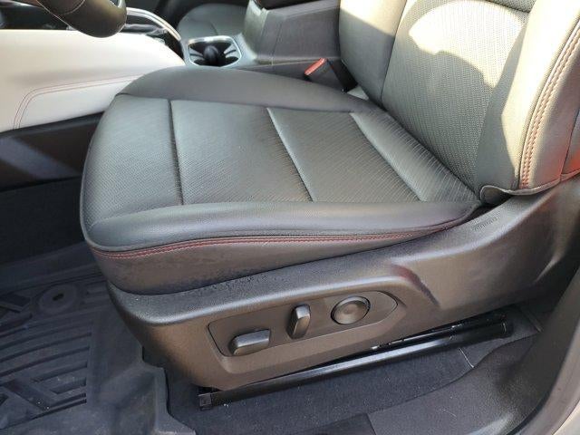 2025 GMC Canyon Crew Cab Short Box 4-Wheel Drive AT4