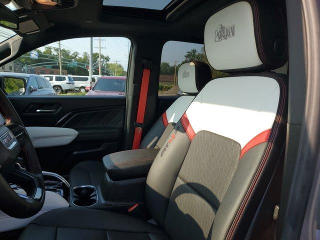 2025 GMC Canyon Crew Cab Short Box 4-Wheel Drive AT4