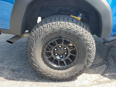 2024 GMC Canyon Crew Cab Short Box 4-Wheel Drive AT4X