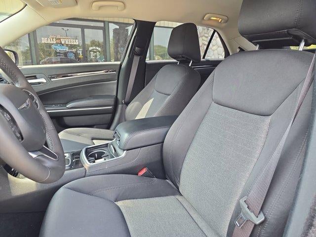 2023 Chrysler 300 Touring RWD