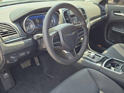 2023 Chrysler 300 Touring RWD