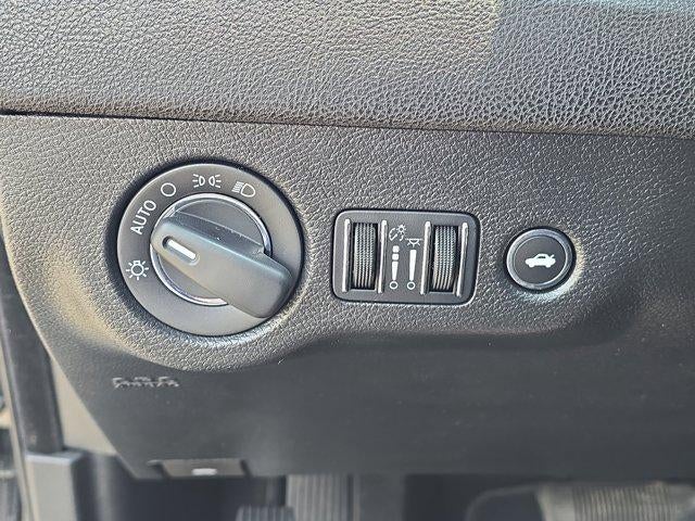 2023 Chrysler 300 Touring RWD