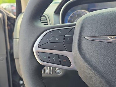 2023 Chrysler 300 Touring RWD