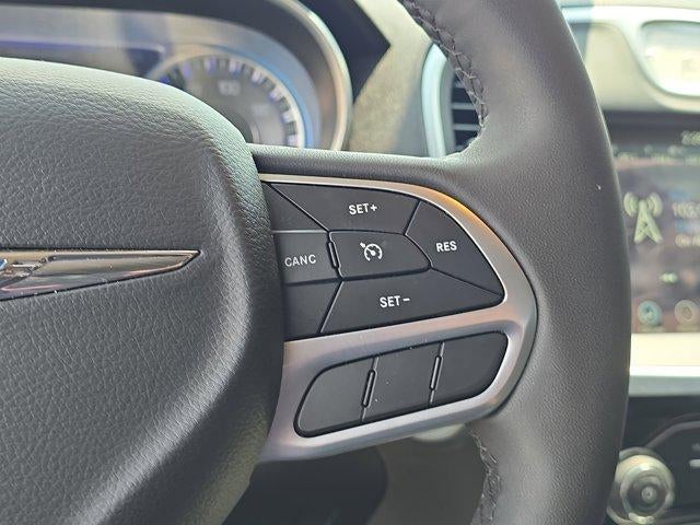 2023 Chrysler 300 Touring RWD