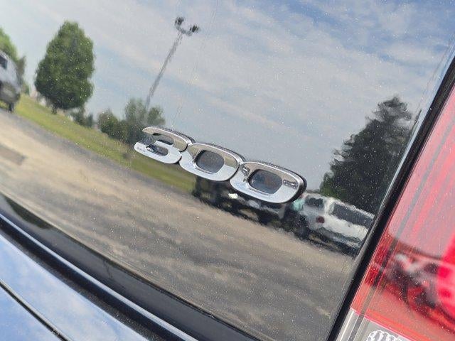 2023 Chrysler 300 Touring RWD