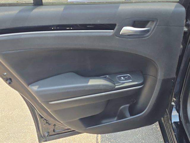 2023 Chrysler 300 Touring RWD