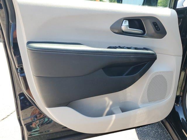2024 Chrysler Pacifica Touring L FWD