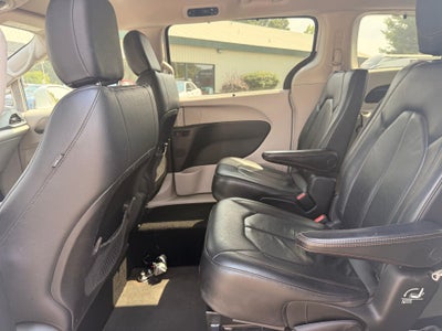 2020 Chrysler Pacifica Touring L FWD