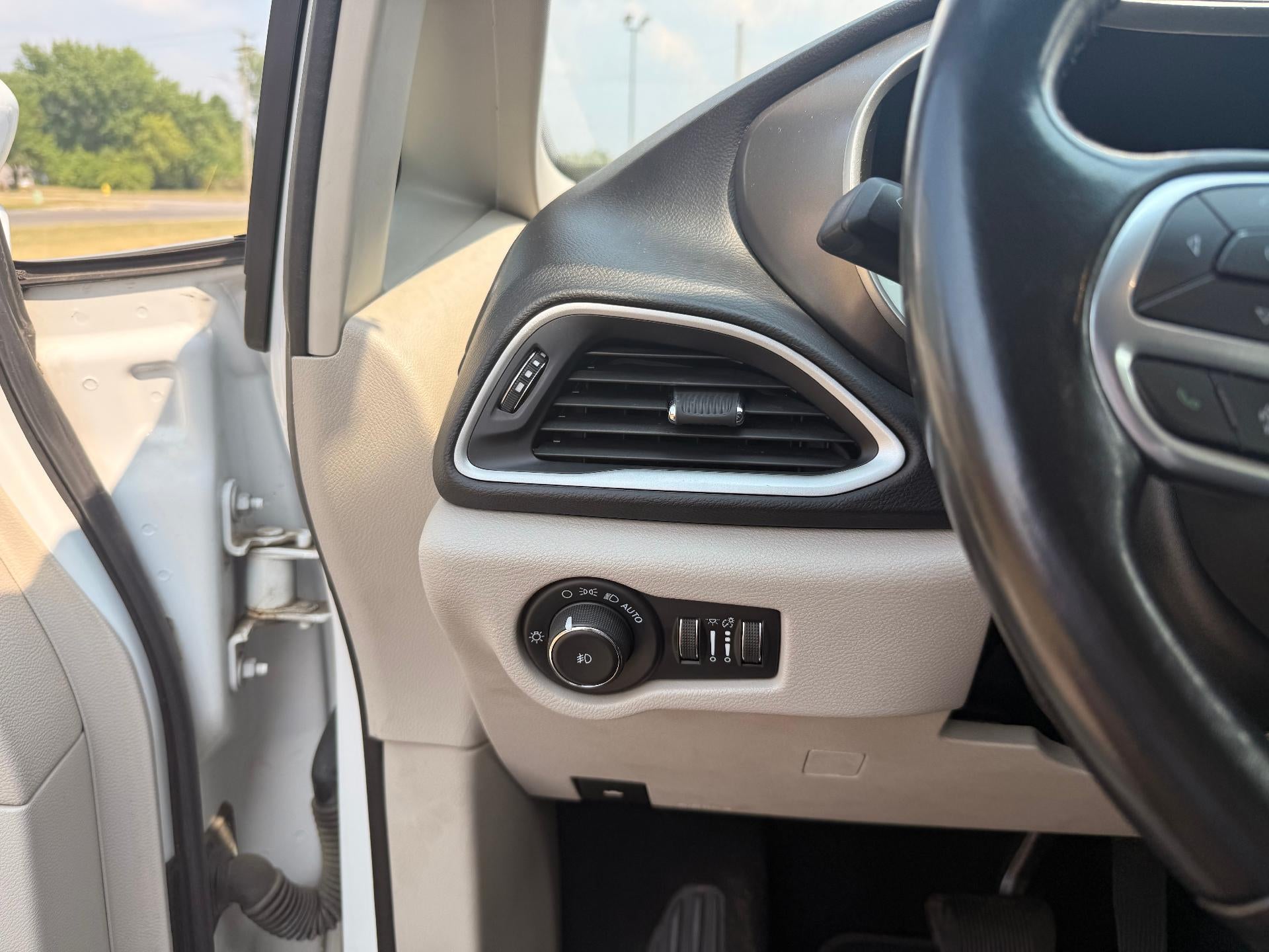 2020 Chrysler Pacifica Touring L FWD