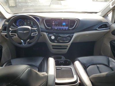 2023 Chrysler Pacifica Touring L FWD