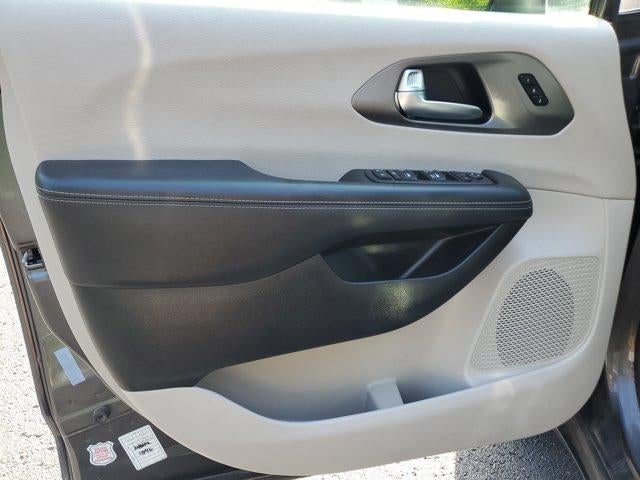 2023 Chrysler Pacifica Touring L FWD