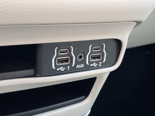 2023 Chrysler Pacifica Touring L FWD