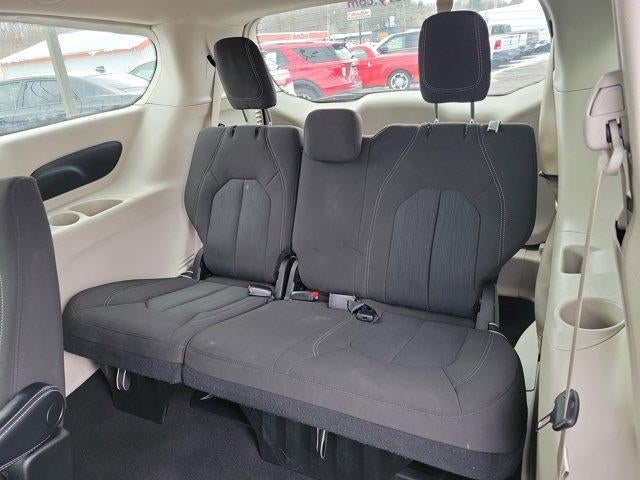 2023 Chrysler Voyager LX FWD