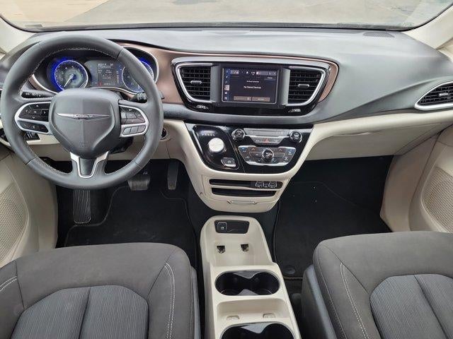 2023 Chrysler Voyager LX FWD