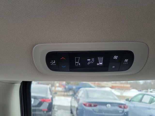 2023 Chrysler Voyager LX FWD