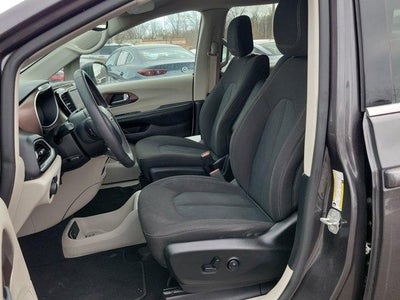 2023 Chrysler Voyager LX FWD