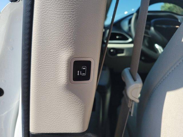 2018 Chrysler Pacifica Hybrid Touring Plus FWD