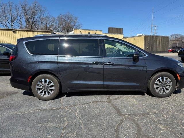 2021 Chrysler Pacifica Hybrid Touring L FWD