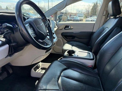 2021 Chrysler Pacifica Hybrid Touring L FWD