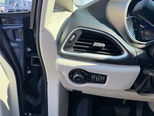 2021 Chrysler Pacifica Hybrid Touring L FWD