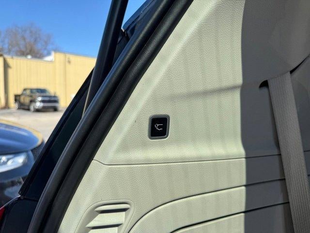 2021 Chrysler Pacifica Hybrid Touring L FWD