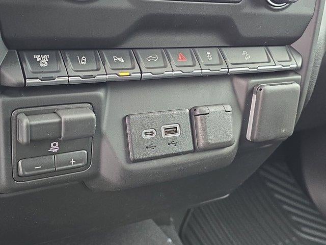 2026 Chevrolet Silverado 2500 HD Crew Cab Standard Box 4-Wheel Drive Custom