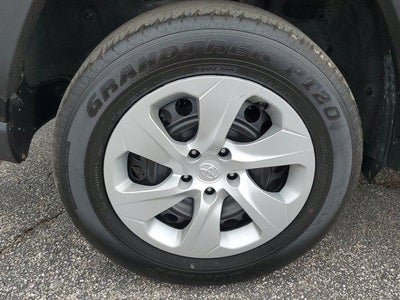 2025 Toyota RAV4 LE FWD (GS)