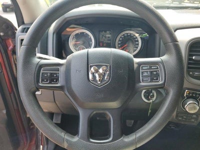 2018 RAM 1500 Express 4x4 Crew Cab 5'7" Box