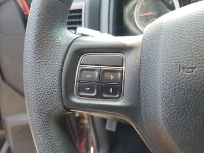 2018 RAM 1500 Express 4x4 Crew Cab 5'7" Box
