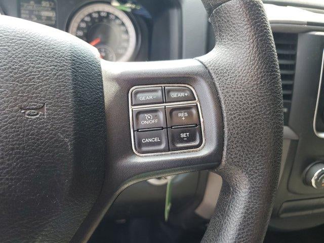 2018 RAM 1500 Express 4x4 Crew Cab 5'7" Box
