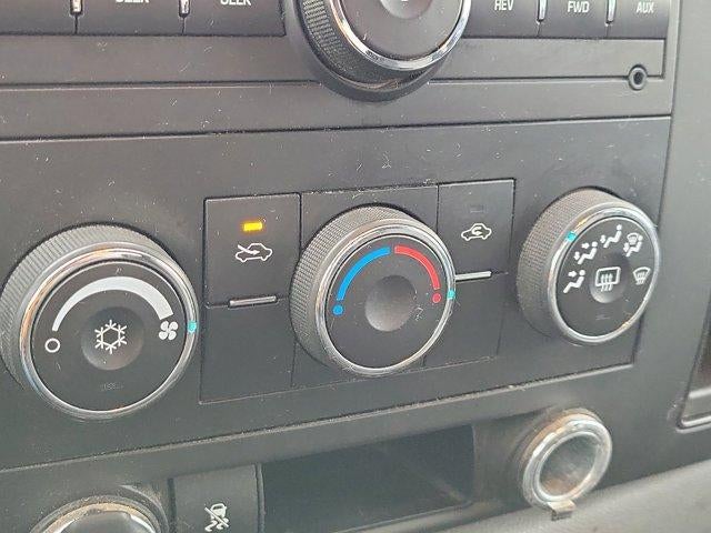 2009 Chevrolet Silverado 1500 Crew Cab Short Box 4-Wheel Drive Work Truck