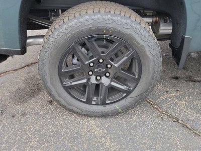 2026 Chevrolet Silverado 1500 Crew Cab Short Box 4-Wheel Drive Custom Trail Boss