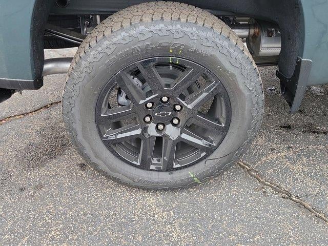 2026 Chevrolet Silverado 1500 Crew Cab Short Box 4-Wheel Drive Custom Trail Boss