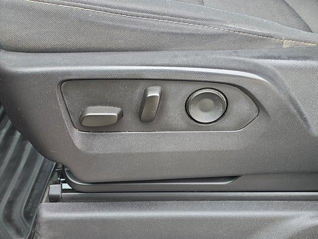 2025 Chevrolet Silverado 1500 Crew Cab Short Box 4-Wheel Drive Custom Trail Boss