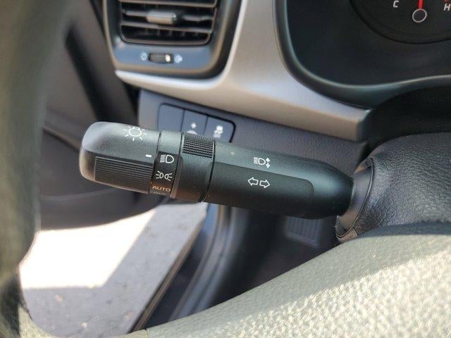 2023 Kia Rio LX IVT