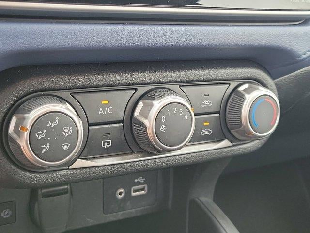 2023 Nissan Versa SV CVT