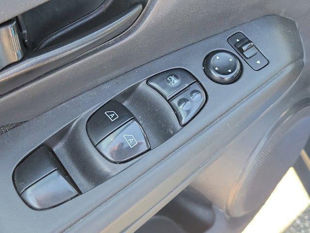 2021 Nissan Kicks S FWD