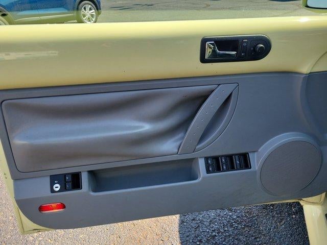 2004 Volkswagen New Beetle Convertible GLS