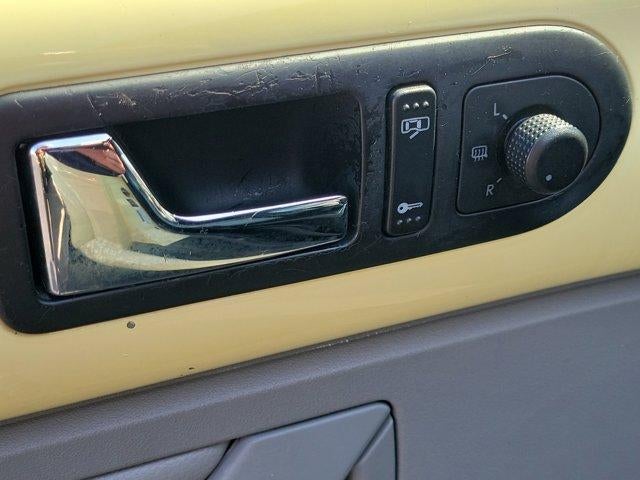 2004 Volkswagen New Beetle Convertible GLS