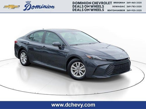 2025 Toyota Camry LE (SE)