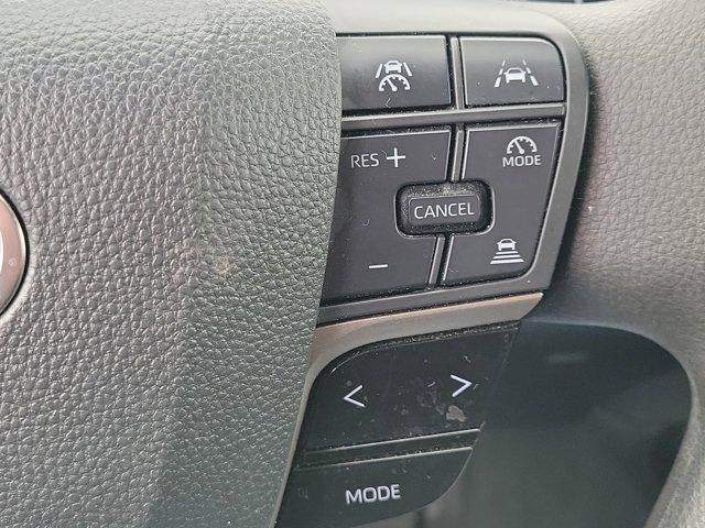 2025 Toyota Camry LE (SE)