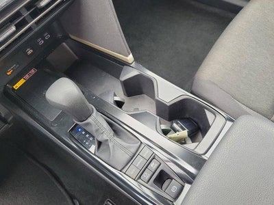 2025 Toyota Camry LE (SE)