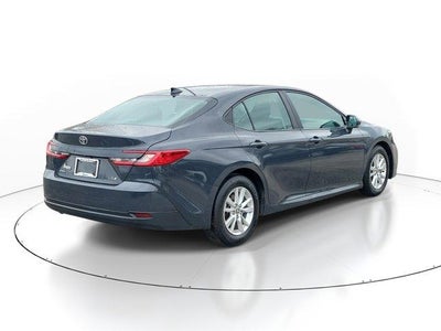 2025 Toyota Camry LE (SE)