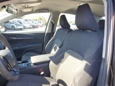 2025 Toyota Camry LE (SE)