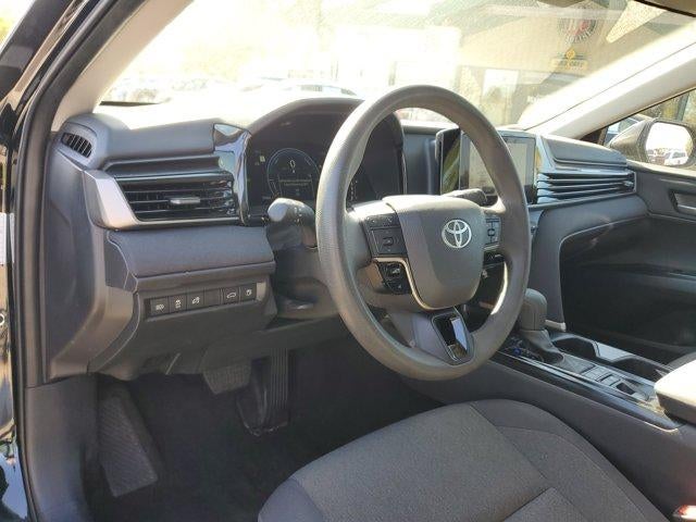 2025 Toyota Camry LE (SE)