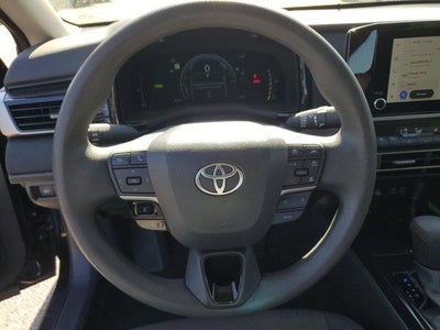 2025 Toyota Camry LE (SE)