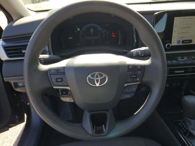 2025 Toyota Camry LE (SE)