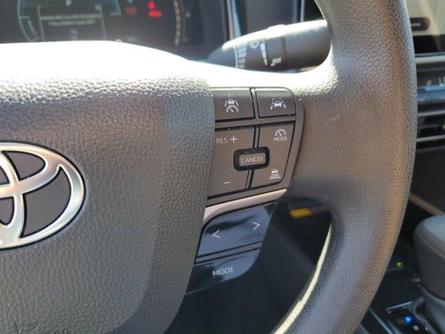 2025 Toyota Camry LE (SE)