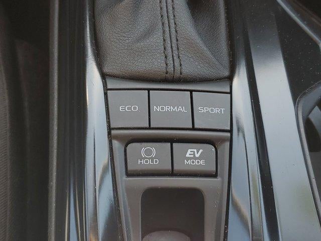 2025 Toyota Camry LE (SE)