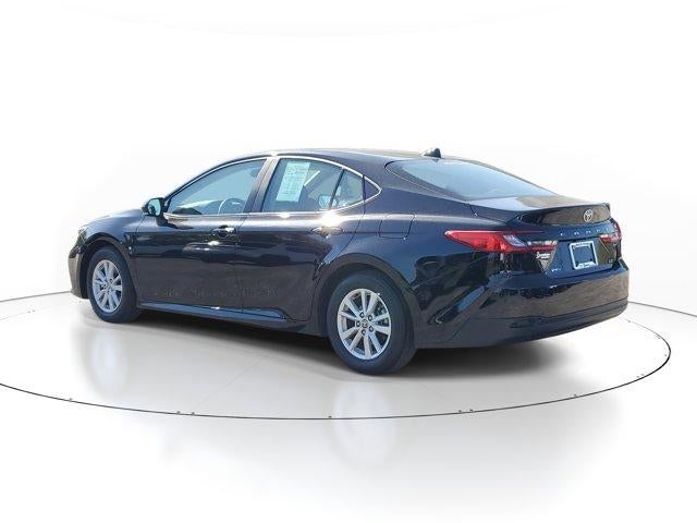 2025 Toyota Camry LE (SE)